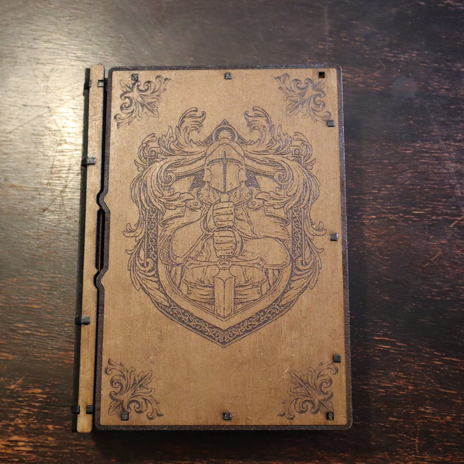 Piste a dés JDR Paladin - Guerrier livre rangement transport figurine ET dés Donjons et Dragons